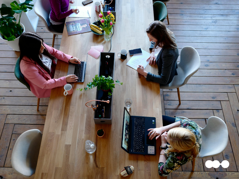 AI Agents supporting employee coaching with real-time insights and guidance