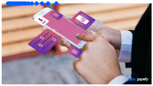 Profissional usando smartphone com ícones de automação, gráficos e checklists, representando concessão de crédito digital orquestrada por agentes de IA